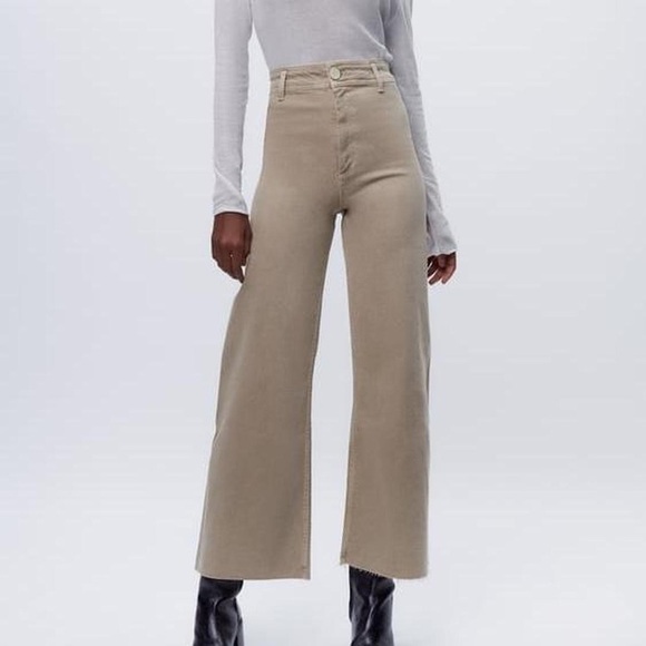 Zara Denim - Zara Tan jeans Relaxed Fit